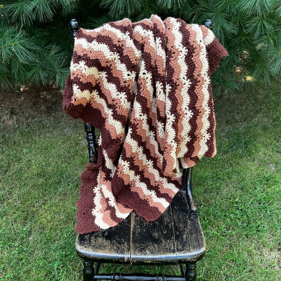 Autumn Vintage Crochet Grannycore Witchy Cozy Blanket - Picture 3 of 7